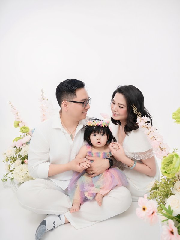 Kevin Socola Films baby first birthday photography DMV solo gold dress purple star
