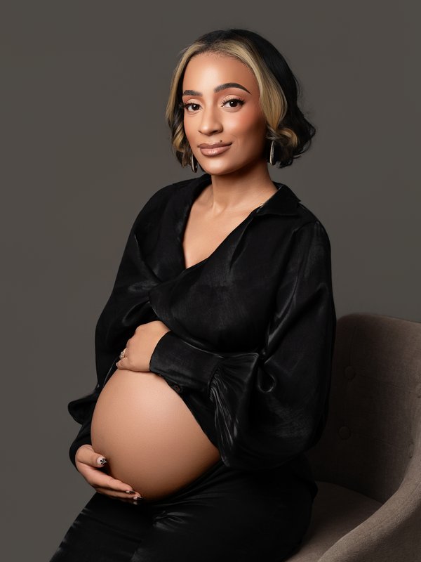 Kevin Socola Films solo maternity portrait Northern Virginia satin black studio